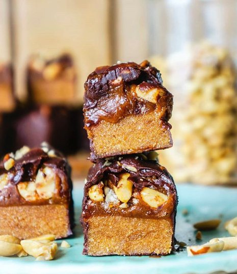 vegansk snickers kaka recept healtyholisticview